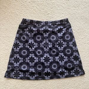 Chic Black and Gray Floral A-Line Skort